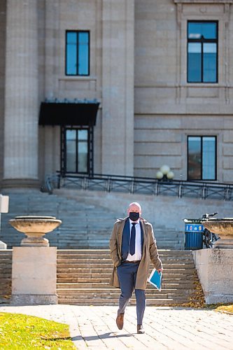 MIKAELA MACKENZIE / WINNIPEG FREE PRESS

Dr. Brent Roussin, chief public health officer, walks out after speaking to the media at the Manitoba Legislative Building in Winnipeg on Tuesday, Oct. 13, 2020. For Danielle story.

Winnipeg Free Press 2020