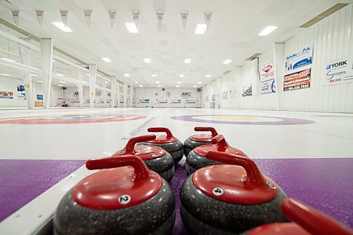 Mike Sudoma / Winnipeg Free Press
The ice was busy with league play at Assiniboine Curling Club Monday evening
October 13, 2020