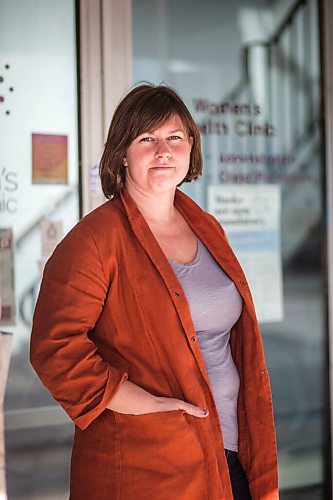 MIKAELA MACKENZIE / WINNIPEG FREE PRESS

Kat Oksanen, registered dietician at the Women's Health Clinic, poses for a portrait outside of the clinic in Winnipeg on Wednesday, Oct. 14, 2020. For Jen Zoratti story.

Winnipeg Free Press 2020