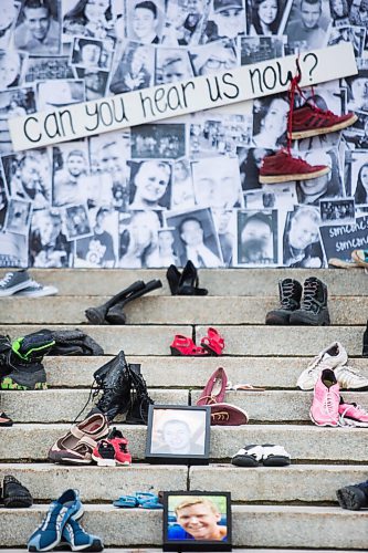 MIKAELA MACKENZIE / WINNIPEG FREE PRESS

A rally calling on Manitoba to make naloxone an unscheduled drug takes place at the Legislative Building on Wednesday, Oct. 14, 2020. The over 180 pairs of shoes represent loved ones gone too soon. For Katie May story.

Winnipeg Free Press 2020