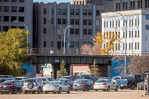 MIKAELA MACKENZIE / WINNIPEG FREE PRESS

A parking lot at Israel Asper Way and Provencher Boulevard, where Corinne Goldrup has had issues cancelling her parking pass, in Winnipeg on Wednesday, Oct. 14, 2020. For Kellen story.

Winnipeg Free Press 2020