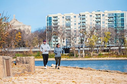 MIKAELA MACKENZIE / WINNIPEG FREE PRESS

Jack McFadden and Cerina Harris run along the river trail at The Forks in Winnipeg on Wednesday, Oct. 14, 2020. Standup.

Winnipeg Free Press 2020