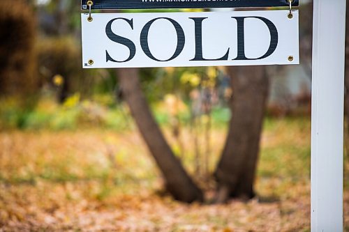 MIKAELA MACKENZIE / WINNIPEG FREE PRESS

A sold real estate sign in Winnipeg on Friday, Oct. 16, 2020. For --- story.

Winnipeg Free Press 2020