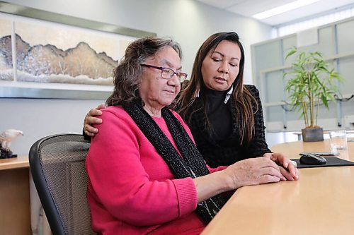 RUTH BONNEVILLE / WINNIPEG FREE PRESS

LOCAL - racism in health care

Bunibonibee Elder, Sadie North, shares her experience with racism recently at a Winnipeg emergency room and hospital with her daughter, Sheila North, by her side at a press conference Friday.  


See JS story. 

Oct 16th, 2020