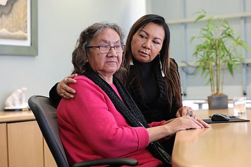 RUTH BONNEVILLE / WINNIPEG FREE PRESS

LOCAL - racism in health care

Bunibonibee Elder, Sadie North, shares  her experience with racism recently at a Winnipeg emergency room and hospital with her daughter, Sheila North, at her side at a press conference Friday.  


See JS story. 

Oct 16th, 2020