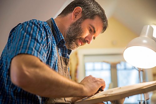 MIKAELA MACKENZIE / WINNIPEG FREE PRESS

Garth Lee works in his studio, where he builds violins, violas, and cellos from scratch, in Winnipeg on Friday, Oct. 16, 2020. For Holly Harris story.

Winnipeg Free Press 2020