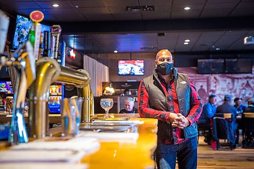 MIKAELA MACKENZIE / WINNIPEG FREE PRESS
Ravi Ramberran, owner of the Four Crowns, poses for a portrait in the bar and restaurant in Winnipeg on Friday, Oct. 16, 2020. Bars, beverage rooms, nightclubs, and bingo halls have been ordered to close for two weeks starting Monday. For Malak Abas story.
Winnipeg Free Press 2020