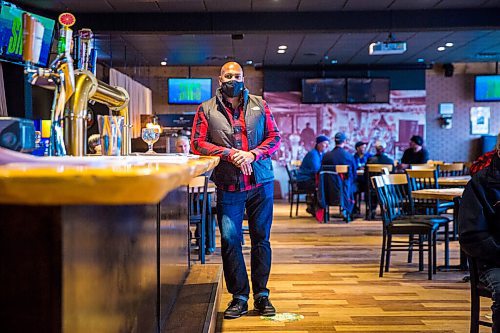MIKAELA MACKENZIE / WINNIPEG FREE PRESS
Ravi Ramberran, owner of the Four Crowns, poses for a portrait in the bar and restaurant in Winnipeg on Friday, Oct. 16, 2020. Bars, beverage rooms, nightclubs, and bingo halls have been ordered to close for two weeks starting Monday. For Malak Abas story.
Winnipeg Free Press 2020