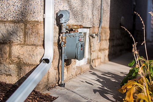 MIKAELA MACKENZIE / WINNIPEG FREE PRESS

A hydro meter in Winnipeg on Friday, Oct. 16, 2020. For Temur Durrani story.

Winnipeg Free Press 2020