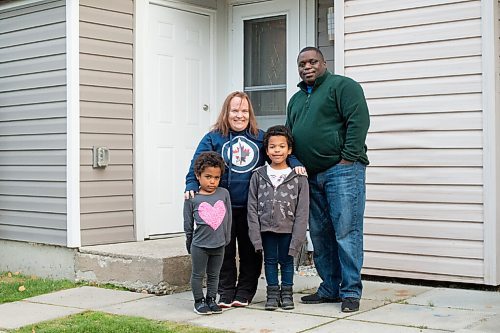 Mike Sudoma / Winnipeg Free Press
Jennifer and Lamont Wilder with their two daughters Mackenna (left) and Ali (right). Jennifer and both of her daughter have a rare case of dwarfism and are working to raise awareness in the community about the disability.
October 9, 2020
