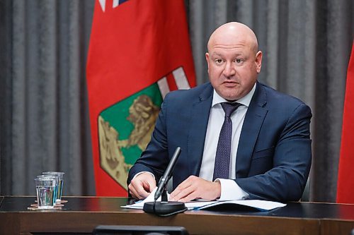 MIKE DEAL / WINNIPEG FREE PRESS
Dr. Brent Roussin, chief provincial public health officer during the latest COVID-19 update at the Manitoba Legislative building Monday, October 19, 2020.
201019 - Monday, October 19, 2020.