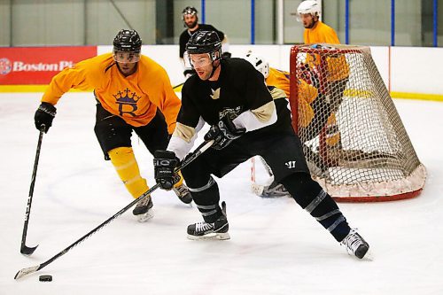 JOHN WOODS / WINNIPEG FREE PRESS
Purple Reign (yellow) vs Slapshots plays in division 3 of the Winnipeg Rec Hockey League at Seven Oaks Arena Monday, October 19, 2020. 

Reporter: Sawatzky