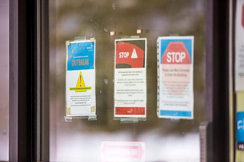 MIKAELA MACKENZIE / WINNIPEG FREE PRESS

Signs on the door at Parkview Place personal care home in Winnipeg on Wednesday, Oct. 21, 2020. For Jason Bell story.

Winnipeg Free Press 2020