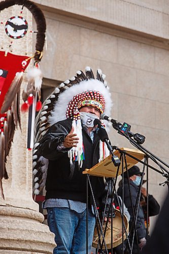 MIKE DEAL / WINNIPEG FREE PRESS
Grand Chief Jerry Daniels of the Southern Chiefs' Organization (SCO) speaks during a rally outside the Manitoba Legislative building. Indigenous leaders and allies took part in a Horse Spirit Ride for the Mikmaq lobster fishers that began at the at the Royal Canadian Mounted Police (RCMP) Headquarters on Portage Avenue and went to the front steps of the Manitoba Legislative building, Wednesday afternoon.
201021 - Wednesday, October 21, 2020.
