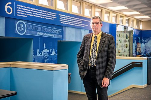 MIKAELA MACKENZIE / WINNIPEG FREE PRESS

Manitoba Teachers' Society president James Bedford poses for a portrait at the organization's headquarters in Winnipeg on Thursday, Oct. 22, 2020. For Maggie Macintosh story.

Winnipeg Free Press 2020