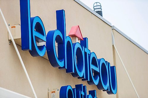 MIKAELA MACKENZIE / WINNIPEG FREE PRESS

The Le Chateau outlet on Ellice Avenue in Winnipeg on Friday, Oct. 23, 2020. The chain has declared bankruptcy. For Melissa Martin story.

Winnipeg Free Press 2020