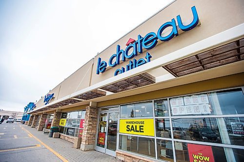 MIKAELA MACKENZIE / WINNIPEG FREE PRESS

The Le Chateau outlet on Ellice Avenue in Winnipeg on Friday, Oct. 23, 2020. The chain has declared bankruptcy. For Melissa Martin story.

Winnipeg Free Press 2020