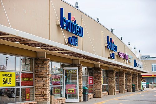 MIKAELA MACKENZIE / WINNIPEG FREE PRESS

The Le Chateau outlet on Ellice Avenue in Winnipeg on Friday, Oct. 23, 2020. The chain has declared bankruptcy. For Melissa Martin story.

Winnipeg Free Press 2020