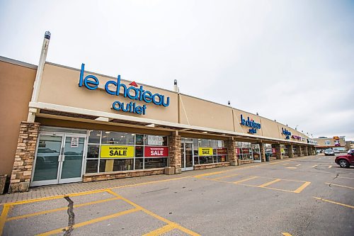 MIKAELA MACKENZIE / WINNIPEG FREE PRESS

The Le Chateau outlet on Ellice Avenue in Winnipeg on Friday, Oct. 23, 2020. The chain has declared bankruptcy. For Melissa Martin story.

Winnipeg Free Press 2020