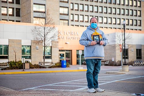 MIKAELA MACKENZIE / WINNIPEG FREE PRESS

John Dobbin poses for a photo in front of Victoria General Hospital, where both of his parents are in wards with positive COVID cases (and his 82-year-old mother tested positive for the virus), in Winnipeg on Friday, Oct. 23, 2020. For JS story.

Winnipeg Free Press 2020