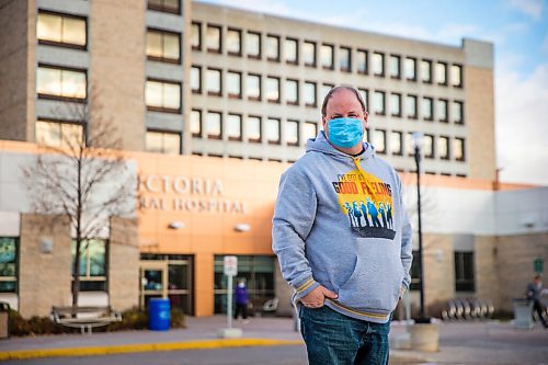 MIKAELA MACKENZIE / WINNIPEG FREE PRESS

John Dobbin poses for a photo in front of Victoria General Hospital, where both of his parents are in wards with positive COVID cases (and his 82-year-old mother tested positive for the virus), in Winnipeg on Friday, Oct. 23, 2020. For JS story.

Winnipeg Free Press 2020