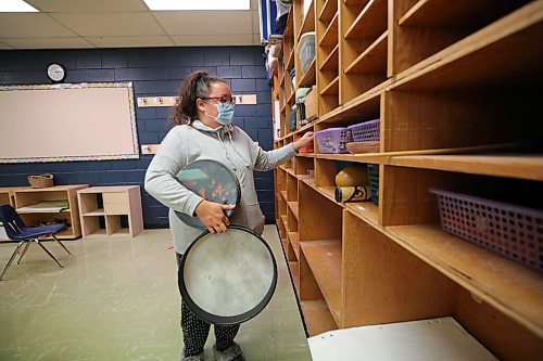 RUTH BONNEVILLE / WINNIPEG FREE PRESS

Forest Park School music teacher, Erin Risbey, packs up  musical instruments and supplies from the schools music room being converted into a classroom Friday.  

See Maggie Macintosh's story,
Education Reporter - Winnipeg Free Press

Oct 23rd, 2020