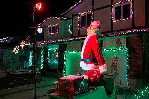 BORIS.MINKEVICH@FREEPRESS.MB.CA BORIS MINKEVICH/ WINNIPEG FREE PRESS  091213 Christmas lights at a home at 18 Mildred Street.