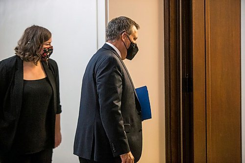 MIKAELA MACKENZIE / WINNIPEG FREE PRESS

Justice minister Cliff Cullen walks in to speak at a press conference at the Manitoba Legislative Building in Winnipeg on Monday, Oct. 26, 2020. For Carol Sanders story.

Winnipeg Free Press 2020