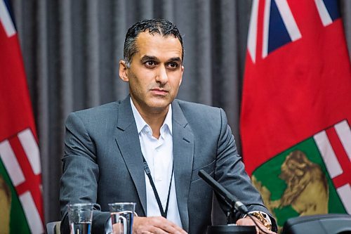 MIKAELA MACKENZIE / WINNIPEG FREE PRESS

Dr. Jazz Atwal speaks at a press conference at the Manitoba Legislative Building in Winnipeg on Monday, Oct. 26, 2020. For Carol Sanders story.

Winnipeg Free Press 2020