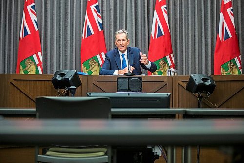 MIKAELA MACKENZIE / WINNIPEG FREE PRESS

Premier Brian Pallister speaks to the media about legislative amendments for COVID-19 job-protected leave at the Manitoba Legislative Building in Winnipeg on Monday, Oct. 26, 2020. For Carol/Larry story.

Winnipeg Free Press 2020