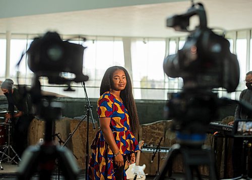 Mike Sudoma / Winnipeg Free Press
Winnipeg artist, Kelly Bado, gets to perform her first livestream with Jazz Winnipeg at the Canadian Museum for Human Rights Monday afternoon.
October 26, 2020