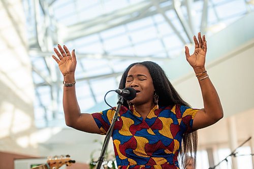 Mike Sudoma / Winnipeg Free Press
Winnipeg artist, Kelly Bado, performs with her band during a livestream with Jazz Winnipeg at the Canadian Museum for Human Rights Monday afternoon.
October 26, 2020