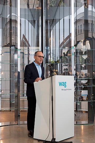 MIKE DEAL / WINNIPEG FREE PRESS
Dr. Stephen Borys, Director & CEO, Winnipeg Art Gallery, during an announcement Wednesday morning, that a circle of language keepers has given an Inuktitut name to what was formerly known as the Inuit Art Centre: Qaumajuq [HOW-ma-yourq], meaning It is bright, it is lit.
201028 - Wednesday, October 28, 2020.