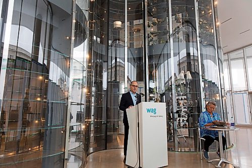 MIKE DEAL / WINNIPEG FREE PRESS
Dr. Stephen Borys, Director & CEO, Winnipeg Art Gallery, during an announcement Wednesday morning, that a circle of language keepers has given an Inuktitut name to what was formerly known as the Inuit Art Centre: Qaumajuq [HOW-ma-yourq], meaning It is bright, it is lit.
201028 - Wednesday, October 28, 2020.