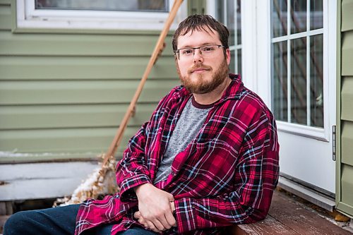 MIKAELA MACKENZIE / WINNIPEG FREE PRESS

 Chris Taylor, a US resident who is voting from Winnipeg poses for a photo at his house in Winnipeg on Wednesday, Oct. 28, 2020. For Malak Abas story.

Winnipeg Free Press 2020