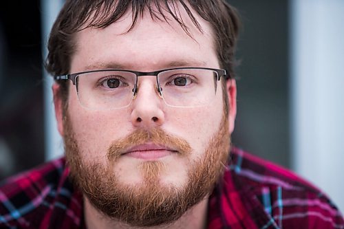 MIKAELA MACKENZIE / WINNIPEG FREE PRESS

 Chris Taylor, a US resident who is voting from Winnipeg poses for a photo at his house in Winnipeg on Wednesday, Oct. 28, 2020. For Malak Abas story.

Winnipeg Free Press 2020