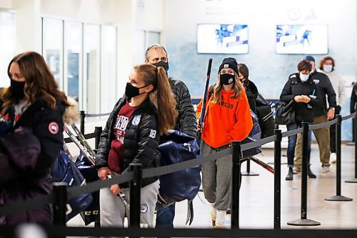 JOHN WOODS / WINNIPEG FREE PRESS
People are checked-in before a game between the Winnipeg Thrashers and Winnipeg Wild play at the Iceplex in Wednesday, October 28, 2020. 

Reporter: McIntyre