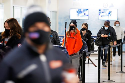 JOHN WOODS / WINNIPEG FREE PRESS
People are checked-in before a game between the Winnipeg Thrashers and Winnipeg Wild play at the Iceplex in Wednesday, October 28, 2020. 

Reporter: McIntyre