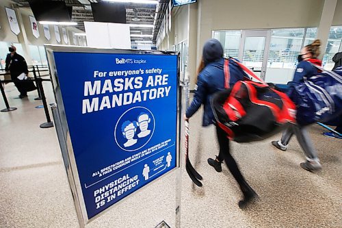 JOHN WOODS / WINNIPEG FREE PRESS
People are checked-in before a game between the Winnipeg Thrashers and Winnipeg Wild play at the Iceplex in Wednesday, October 28, 2020. 

Reporter: McIntyre