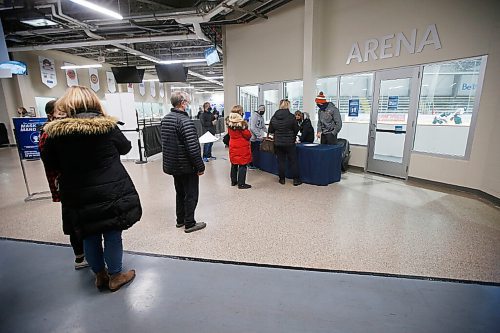 JOHN WOODS / WINNIPEG FREE PRESS
People are checked-in before a game between the Winnipeg Thrashers and Winnipeg Wild play at the Iceplex in Wednesday, October 28, 2020. 

Reporter: McIntyre