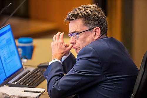 MIKAELA MACKENZIE / WINNIPEG FREE PRESS

Councillor Brian Mayes listens during a council meeting at City Hall in Winnipeg on Thursday, Oct. 29, 2020. For Joyanne story.

Winnipeg Free Press 2020