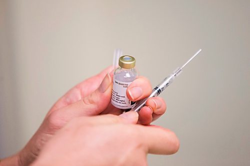 MIKAELA MACKENZIE / WINNIPEG FREE PRESS

Dr. Joss Reimer, medical officer for the province, prepares a flu shot in Winnipeg on Thursday, Oct. 29, 2020. For Tom story.

Winnipeg Free Press 2020