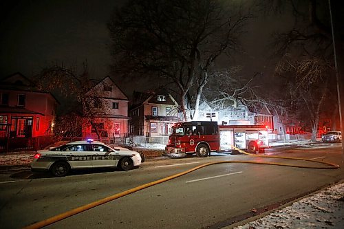 JOHN WOODS / WINNIPEG FREE PRESS
Fire were called to a house fire at 622 Maryland in Winnipeg, Thursday, October 29, 2020. 

Reporter: ?