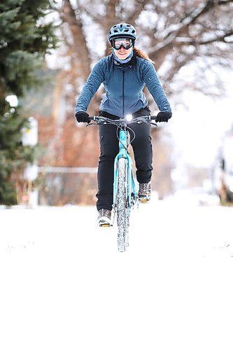 JOHN WOODS / WINNIPEG FREE PRESS
Emily Payne, a staffer at Bikes And Beyond, who has been winter riding for the past three years in Winnipeg is photographed Thursday, October 29, 2020. 

Reporter: Waldman