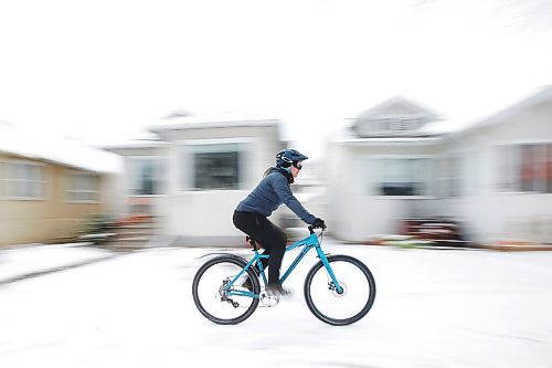 JOHN WOODS / WINNIPEG FREE PRESS
Emily Payne, a staffer at Bikes And Beyond, who has been winter riding for the past three years in Winnipeg is photographed Thursday, October 29, 2020. 

Reporter: Waldman