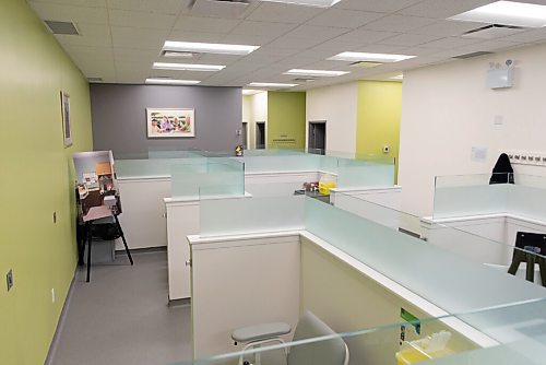 JESSE BOILY  / WINNIPEG FREE PRESS
Six cubicals available to clients at Dynacares new location at 3-1581 Regent Avenue on Friday. The new facility is better spaced for physical distancing. Friday, Oct. 30, 2020.
Reporter: Malak Abas