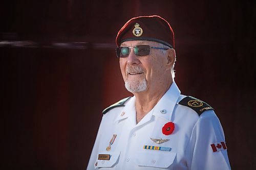 MIKE DEAL / WINNIPEG FREE PRESS
Korean War veteran, Douglas Raynbird, at his home in Transcona, Monday morning. 
See Kevin Rollason 49.8 story
201102 - Monday, November 02, 2020.