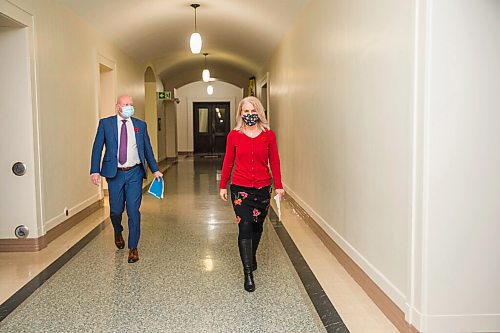 MIKAELA MACKENZIE / WINNIPEG FREE PRESS

Dr. Brent Roussin, chief provincial public health officer and Lanette Siragusa, chief nursing officer, walk to a press conference at the Manitoba Legislative Building in Winnipeg on Monday, Nov. 2, 2020. For Danielle Da Silva story.

Winnipeg Free Press 2020