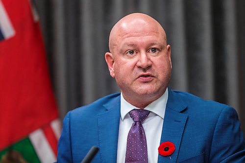 MIKAELA MACKENZIE / WINNIPEG FREE PRESS

Dr. Brent Roussin, chief provincial public health officer, speaks at a press conference at the Manitoba Legislative Building in Winnipeg on Monday, Nov. 2, 2020. For Danielle Da Silva story.

Winnipeg Free Press 2020