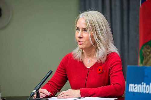 MIKAELA MACKENZIE / WINNIPEG FREE PRESS

Lanette Siragusa, chief nursing officer, speaks at a press conference at the Manitoba Legislative Building in Winnipeg on Monday, Nov. 2, 2020. For Danielle Da Silva story.

Winnipeg Free Press 2020